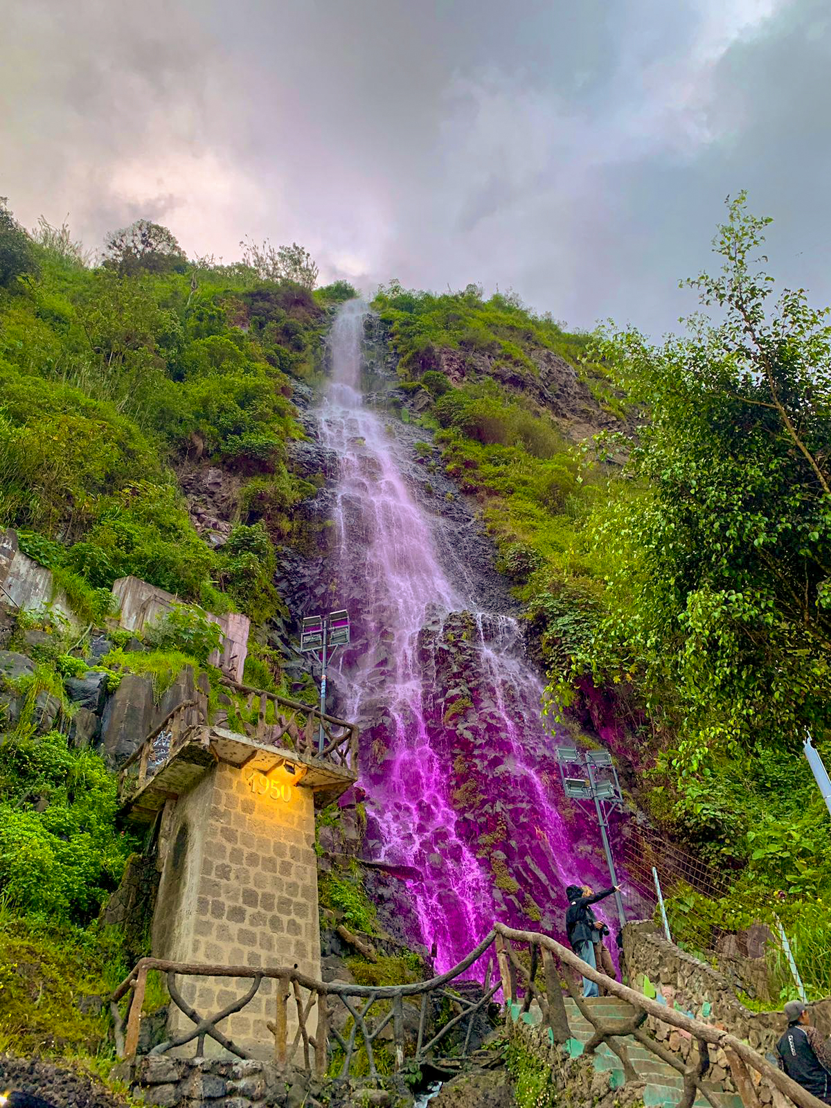 CASCADA DE LA VIRGEN - ECUADOR