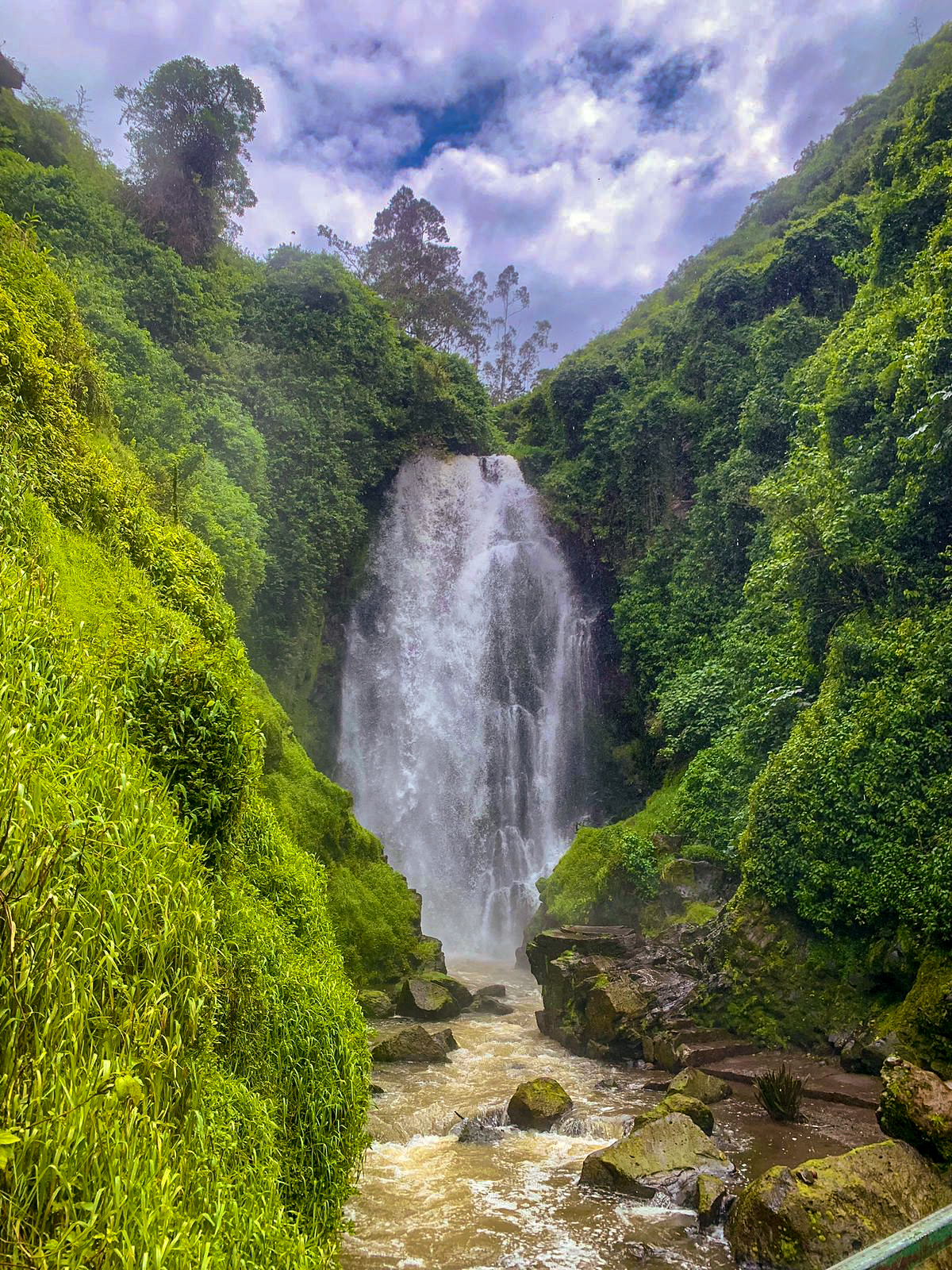 CASCADA PEGUCHE - ECUADOR